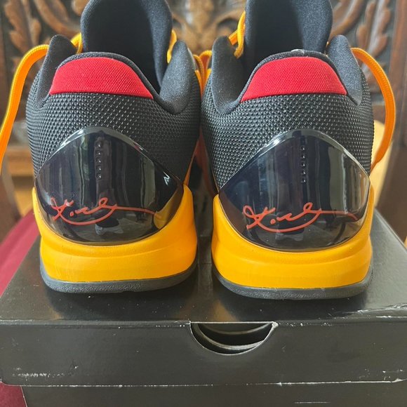 Nike Men's Yellow and Black Trainers